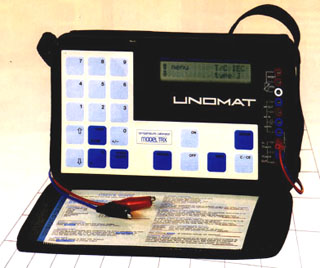 Портативный цифровой калибратор напряжения и силы тока MVX фирмы Druck Unomat