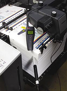 Гигрометр HygroPalm 22 (HP22) с датчиками для измерения влажности бумаги, картона