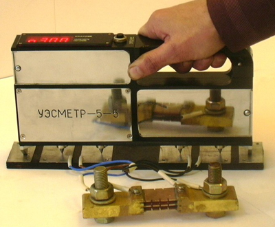 Малогабаритный измеритель удельного электрического сопротивления углеродных материалов УЭСМЕТР-5 Малогабаритный измеритель удельного электрического сопротивления углеродных материалов УЭСМЕТР-5